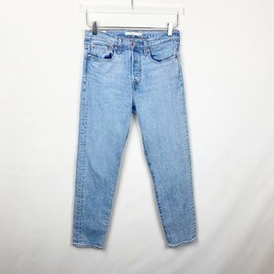 Levis Wedgie Light Wash Straight Fit 27